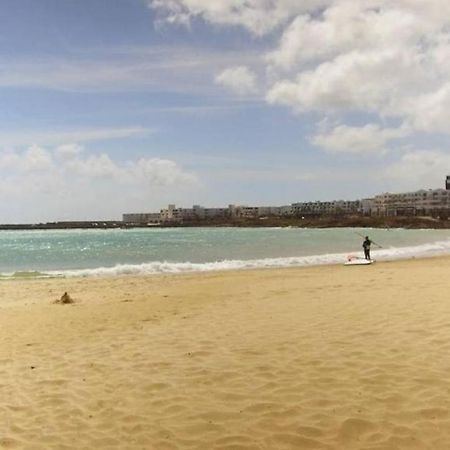 Luxury Beach Front Apartmentos Tahiche Costa Teguise Kültér fotó