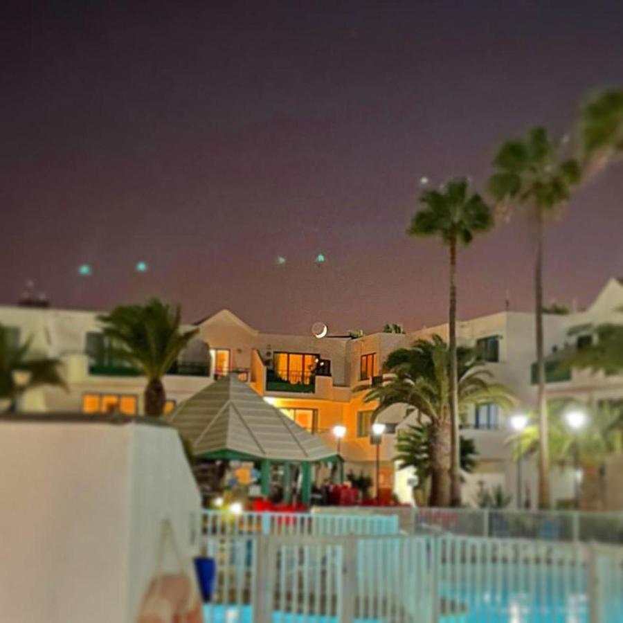 Luxury Beach Front Apartmentos Tahiche Costa Teguise Kültér fotó