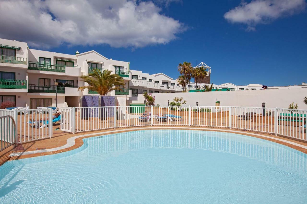 Luxury Beach Front Apartmentos Tahiche Costa Teguise Kültér fotó