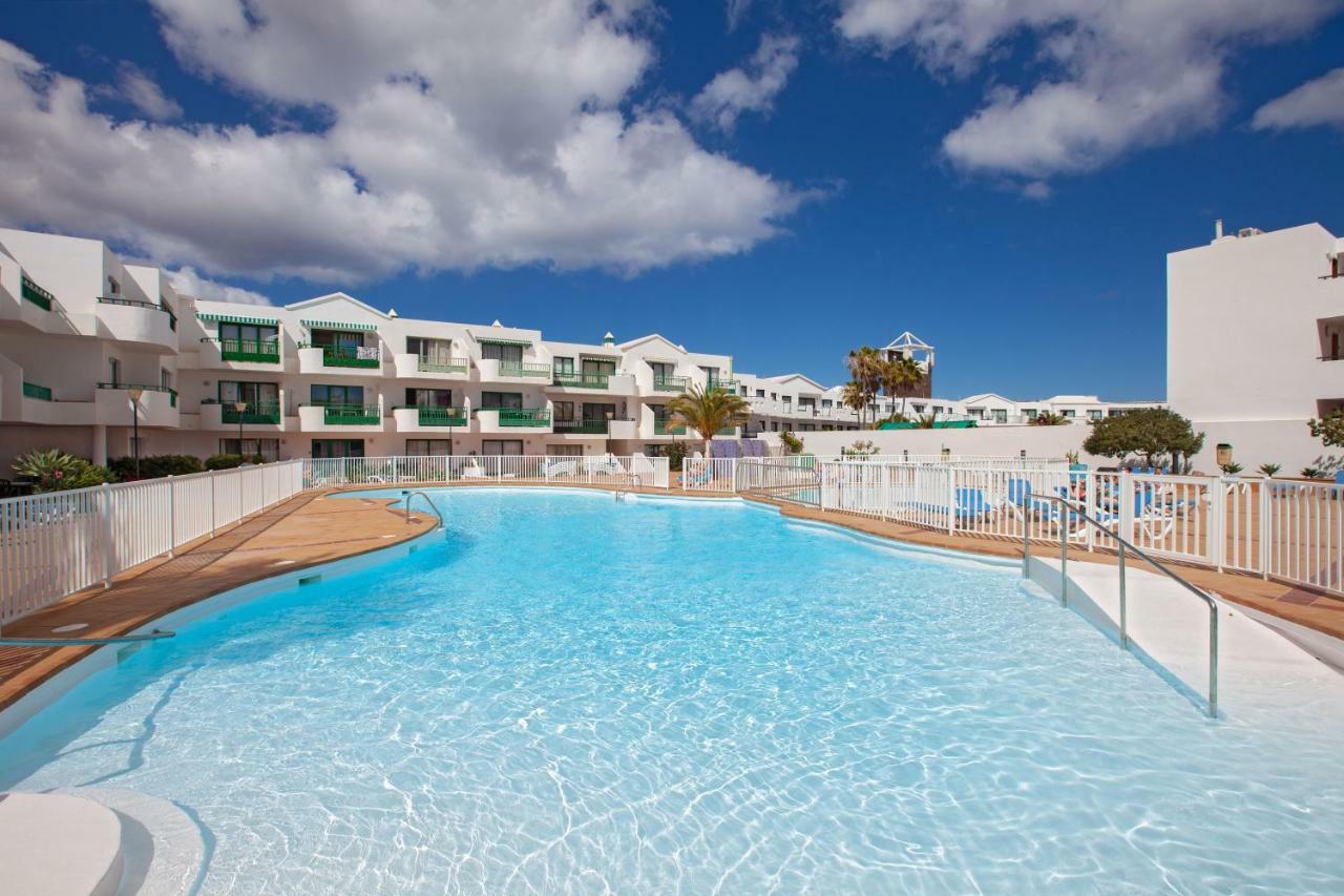 Luxury Beach Front Apartmentos Tahiche Costa Teguise Kültér fotó