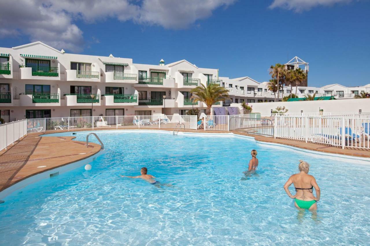 Luxury Beach Front Apartmentos Tahiche Costa Teguise Kültér fotó